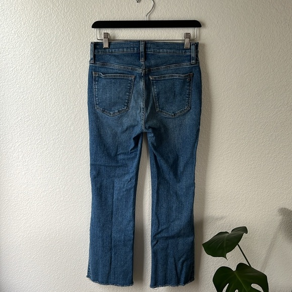 Madewell Kick Out Crop Jeans
Raw Hem Cherryville wash - Picture 4 of 5